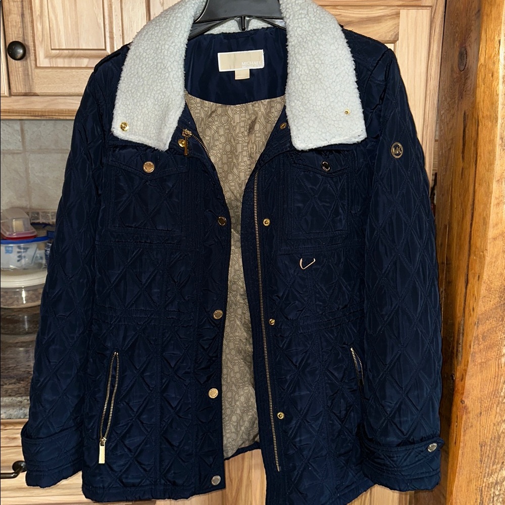 MICHAEL Michael Kors Navy Quilted Puffer Jacket with White Collar